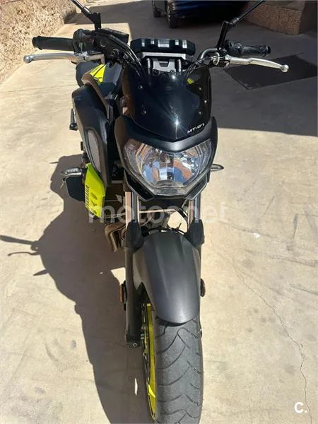 Yamaha MT-07 – Vista 7