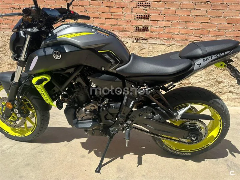 Yamaha MT-07 – Vista 8