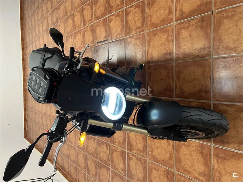 Honda CB 650 R – Vista 3