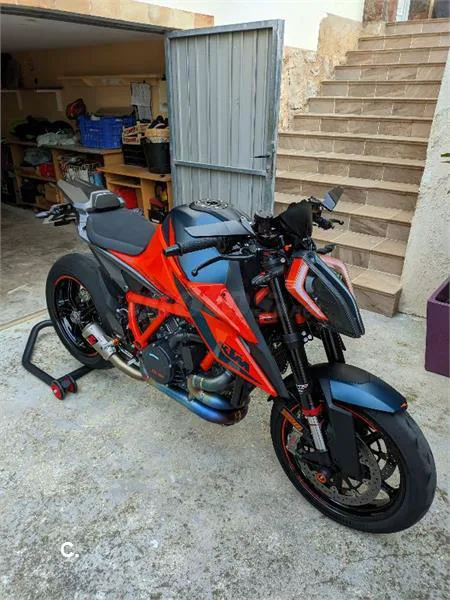 KTM 1290 Super Duke R – Vista 2