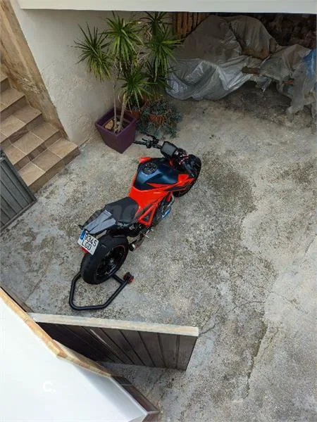KTM 1290 Super Duke R – Vista 4