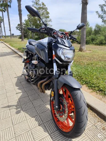 Yamaha MT-07 – Vista 3