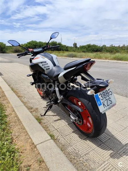 Yamaha MT-07 – Vista 4