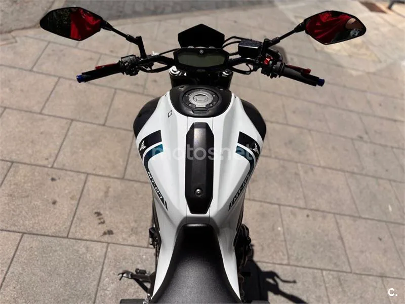 Yamaha MT-07 – Vista 12