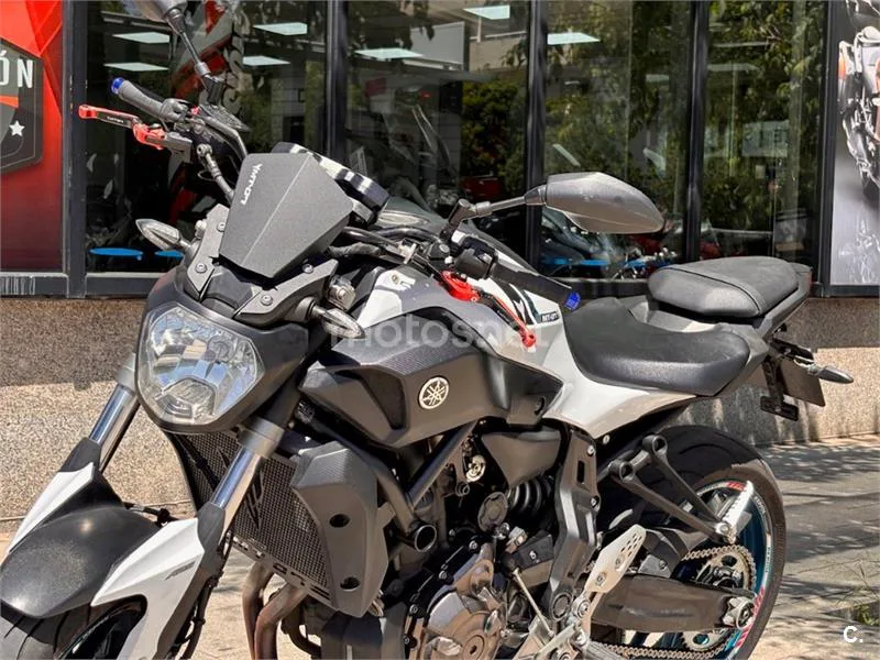 Yamaha MT-07 – Vista 13