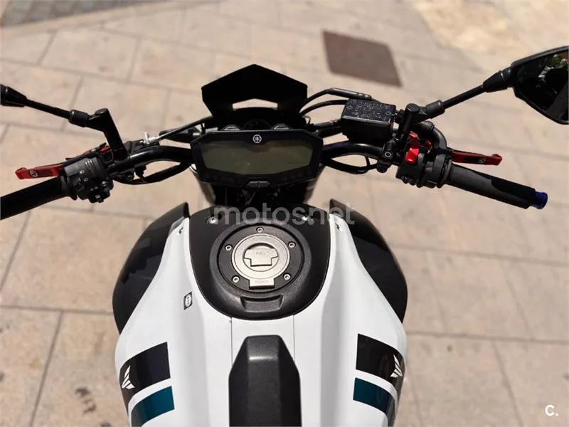 Yamaha MT-07 – Vista 14
