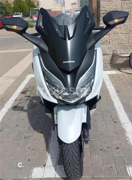 Honda Forza 350 – Vista 3