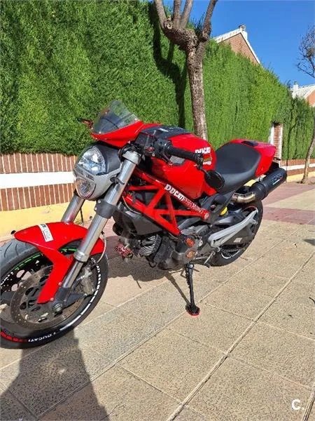 Ducati Monster 696 – Vista 2