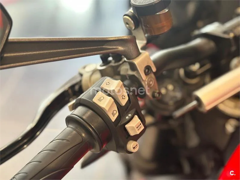 Ducati Streetfighter V2 – Vista 6