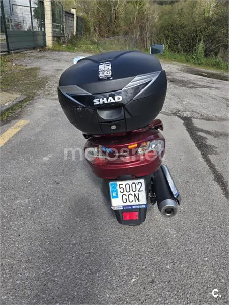 Suzuki Burgman 400 – Vista 7