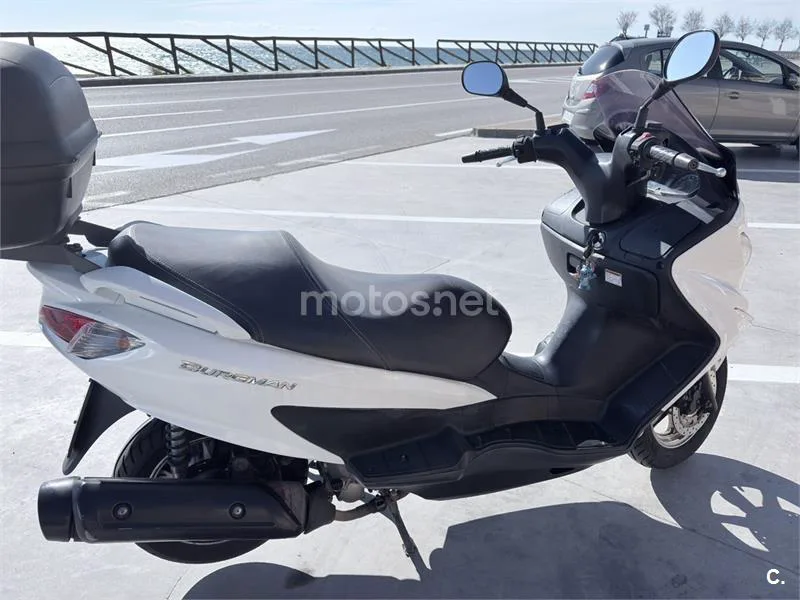 Suzuki Burgman 125 – Vista 4