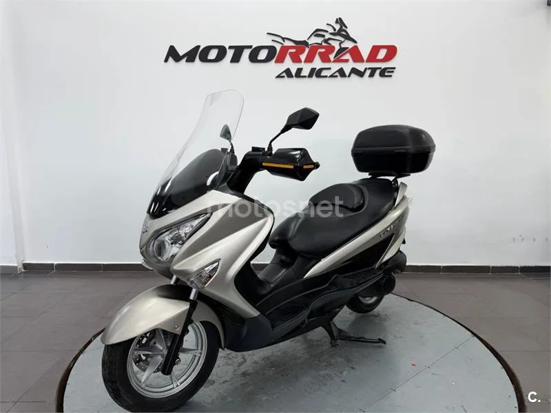 Suzuki Burgman 200 – Vista 12