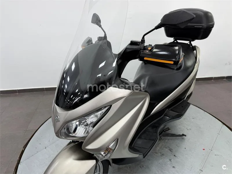 Suzuki Burgman 200 – Vista 14