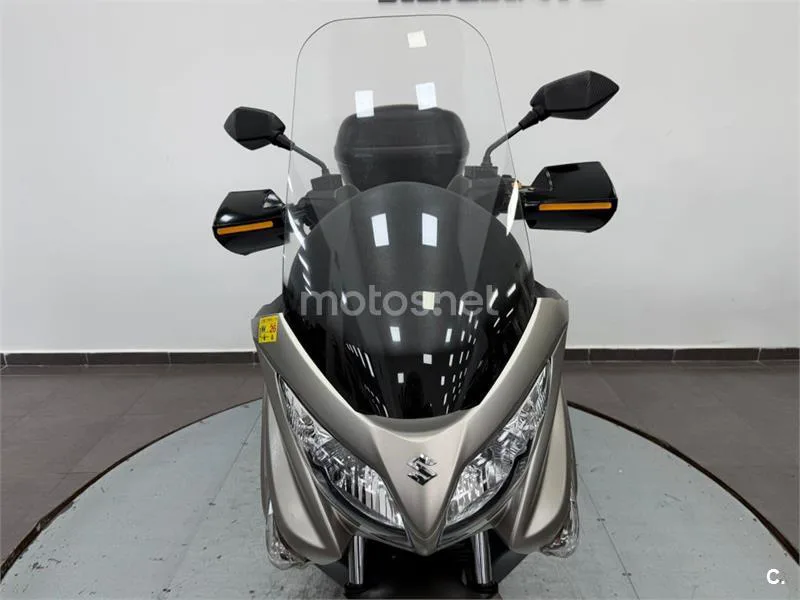 Suzuki Burgman 200 – Vista 15