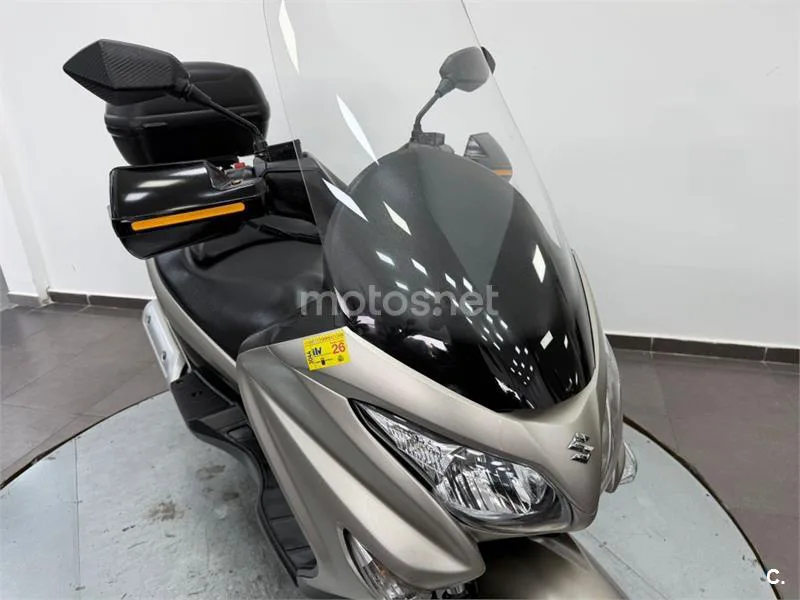 Suzuki Burgman 200 – Vista 17