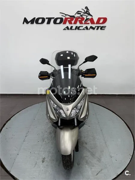 Suzuki Burgman 200 – Vista 3