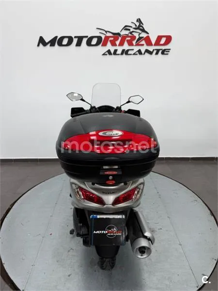 Suzuki Burgman 200 – Vista 4