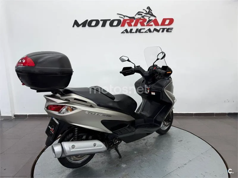 Suzuki Burgman 200 – Vista 5