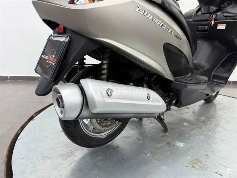 Suzuki Burgman 200 – Vista 7