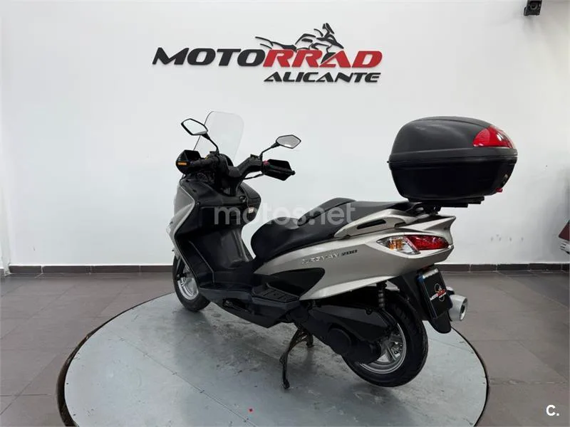 Suzuki Burgman 200 – Vista 8