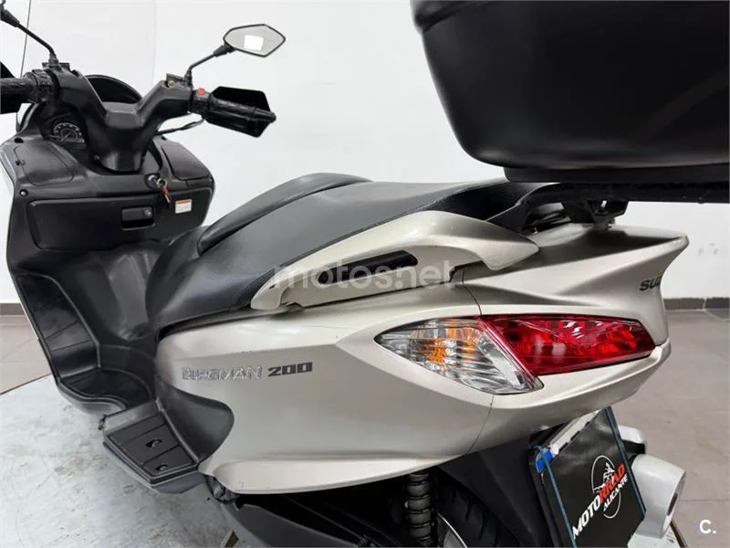 Suzuki Burgman 200 – Vista 9