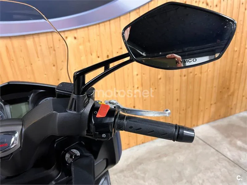 Kymco X-Town CT 300 – Vista 19