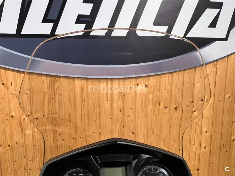 Kymco X-Town CT 300 – Vista 22