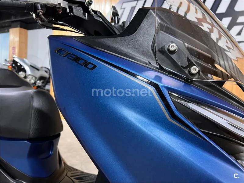 Kymco X-Town CT 300 – Vista 37