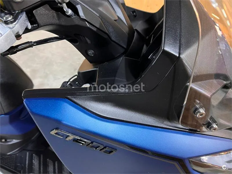Kymco X-Town CT 300 – Vista 38