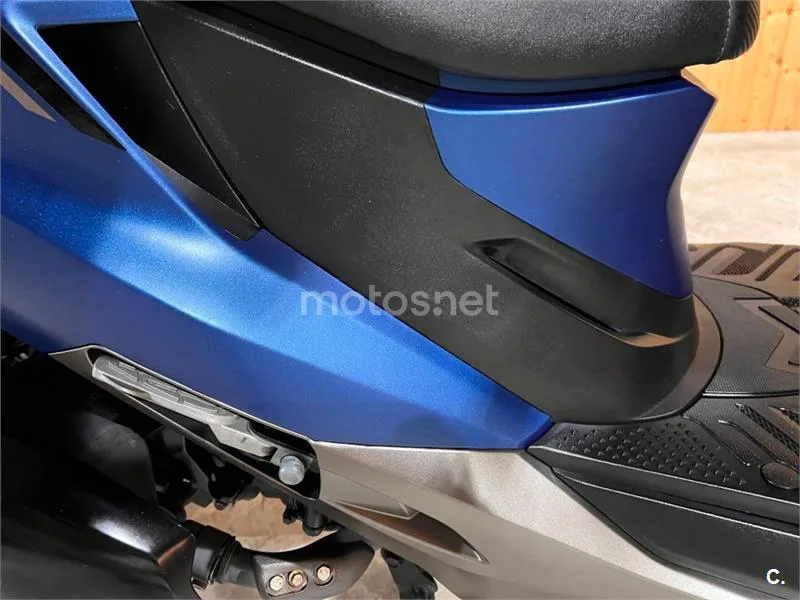 Kymco X-Town CT 300 – Vista 45