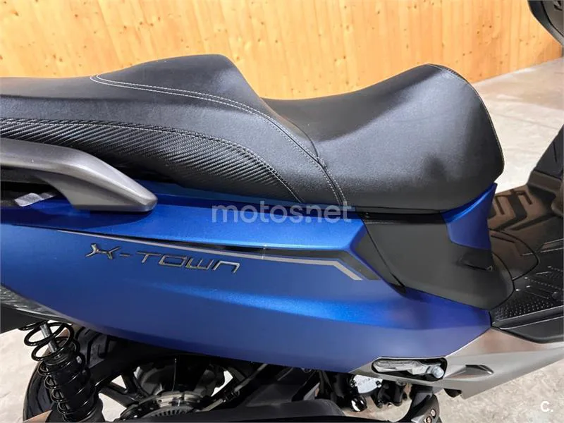 Kymco X-Town CT 300 – Vista 51