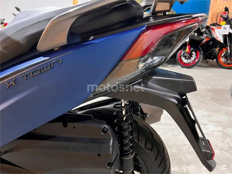 Kymco X-Town CT 300 – Vista 62