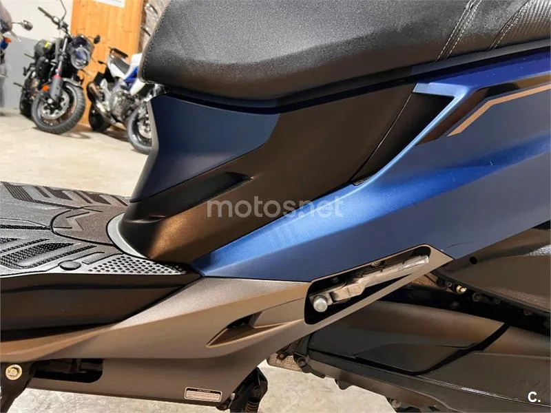 Kymco X-Town CT 300 – Vista 64