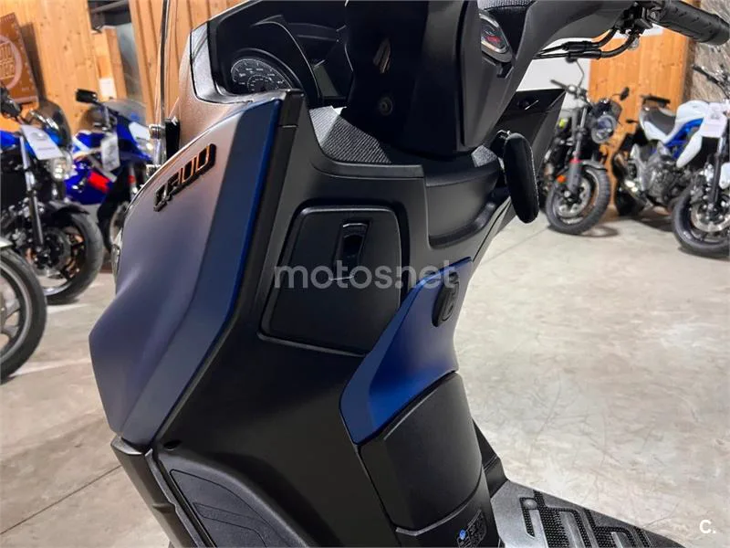 Kymco X-Town CT 300 – Vista 71