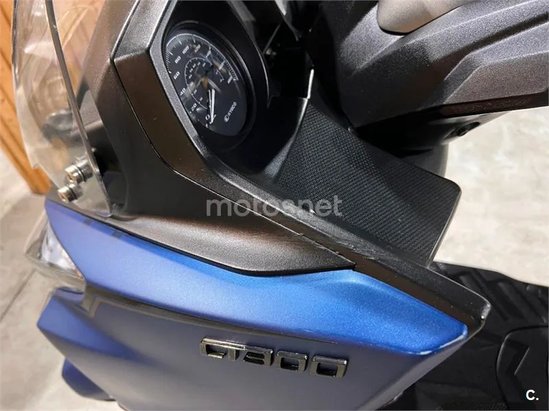 Kymco X-Town CT 300 – Vista 75