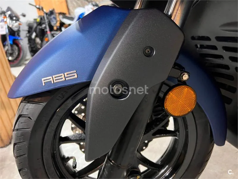 Kymco X-Town CT 300 – Vista 82