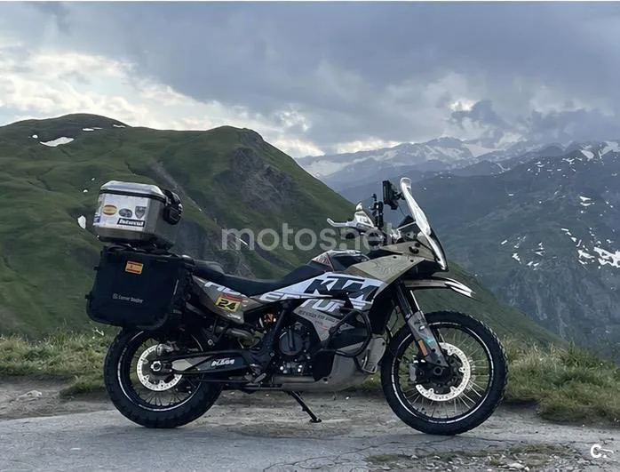 KTM 890 – Vista 3