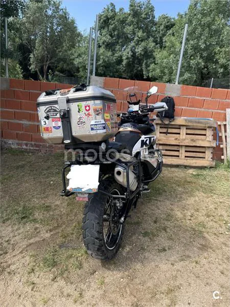 KTM 890 – Vista 7