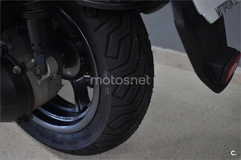 Kymco Super Dink 125 – Vista 7