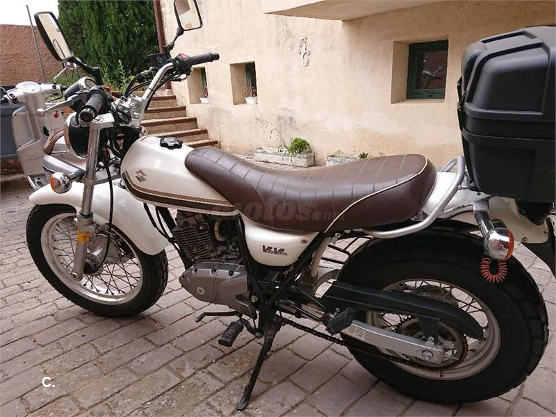 Suzuki VanVan 125 – Vista 2