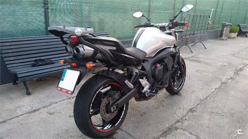Yamaha FZ6 N S2 – Vista 3