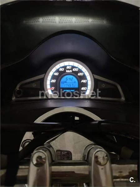 Honda PCX 125 – Vista 4