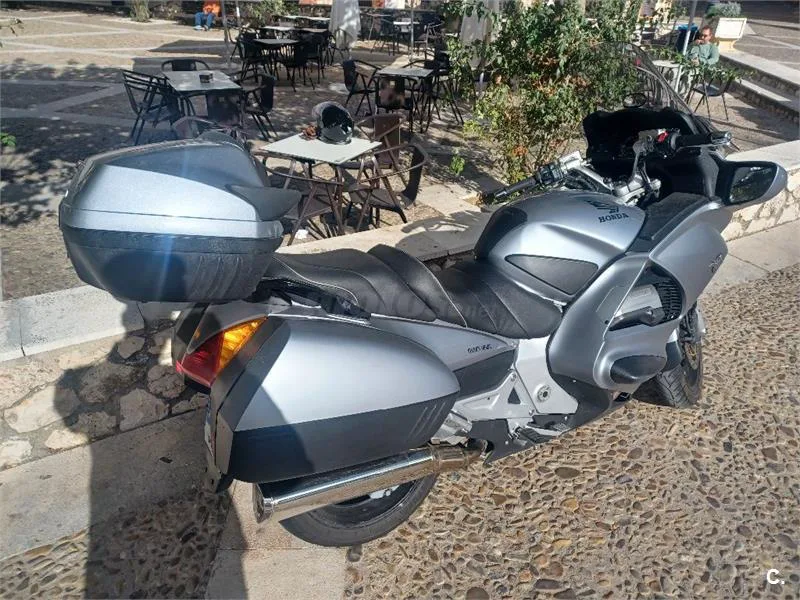 Honda Pan-European ST 1300 – Vista 12