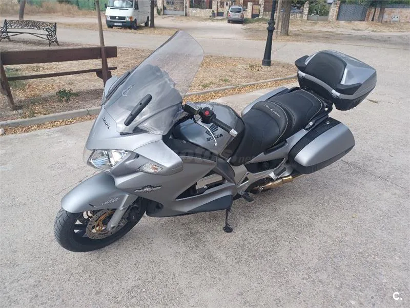 Honda Pan-European ST 1300 – Vista 10