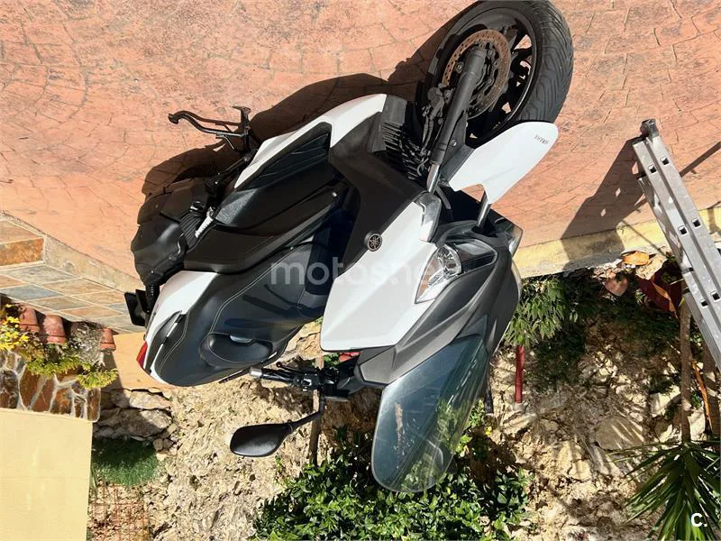 Yamaha XMAX 400 – Vista 2