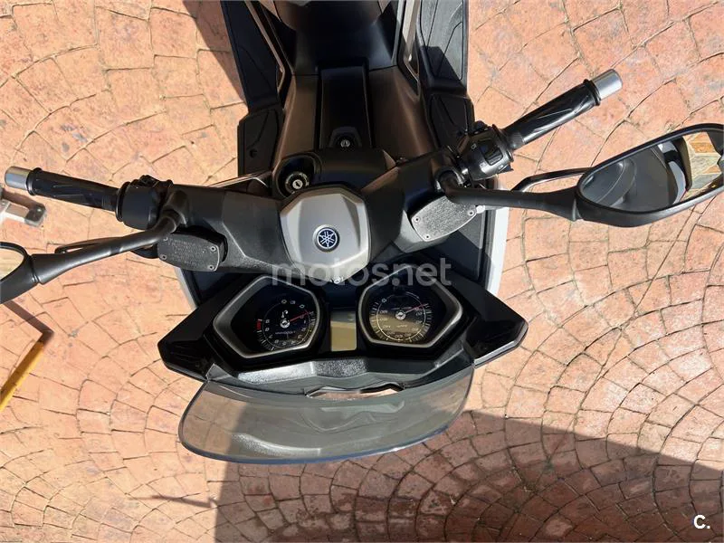 Yamaha XMAX 400 – Vista 5