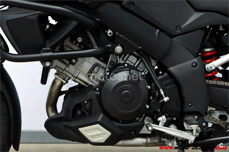Suzuki V-Strom 1000 – Vista 10
