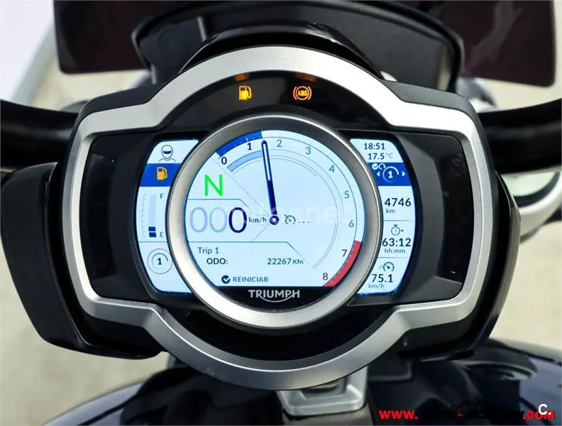 Triumph Rocket 3 – Vista 6