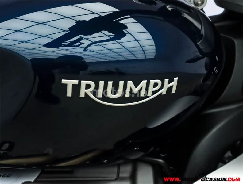 Triumph Rocket 3 – Vista 9