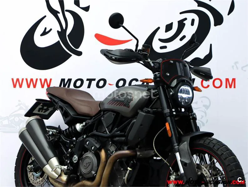 Indian FTR 1200 – Vista 4